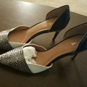 Brand New Point toe D'orsay Heels